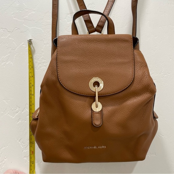 Michael Kors Raven Medium Pebbled Leather Backpack Brown Tan Snap Fastening main image 9